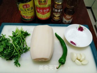 凉拌莲藕的做法步骤：1