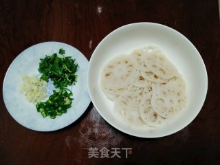 凉拌莲藕的做法步骤：2