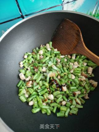 肉丁炒豆角的做法步骤：8