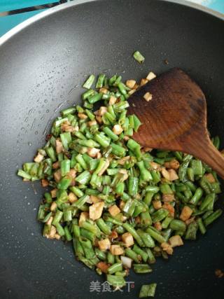 肉丁炒豆角的做法步骤：9