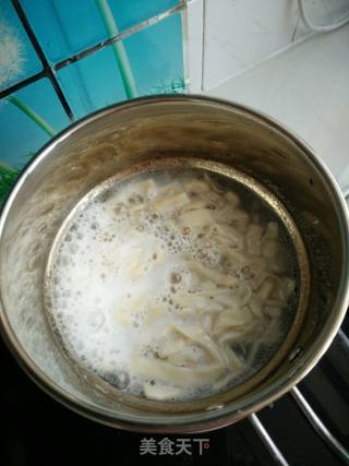 手擀面的做法步骤：4