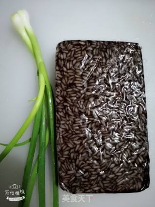 香煎血米的做法步骤：1