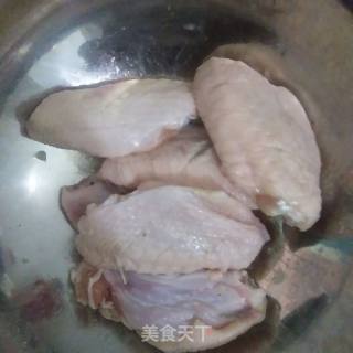 檬香鸡翅中的做法步骤：1