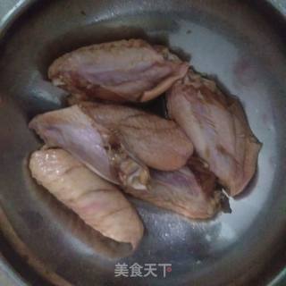 檬香鸡翅中的做法步骤：2
