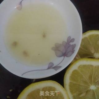檬香鸡翅中的做法步骤：3