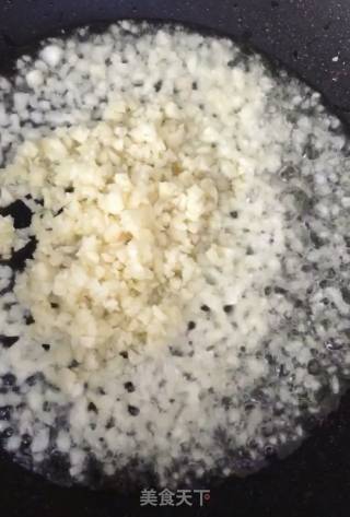 蒜蓉粉丝蒸生蚝的做法步骤：6