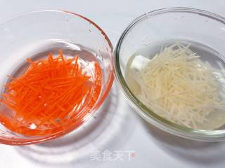 【宝宝辅食】鸡丝凉拌面的做法步骤：4