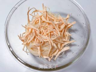 【宝宝辅食】鸡丝凉拌面的做法步骤：9