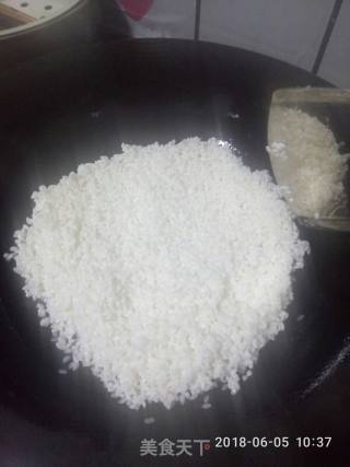 萝卜香菇瘦肉砂锅饭的做法步骤：2