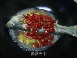 双椒鲈鱼的做法步骤：4