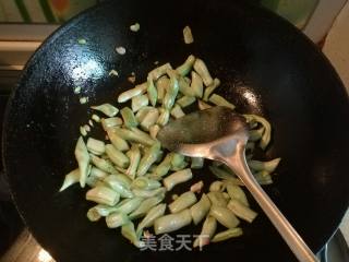 豆角饭的做法步骤：1