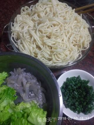 虾仁紫菜炒面的做法步骤：1