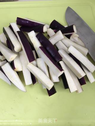 豆豉蒜蓉蒸茄子的做法步骤：1