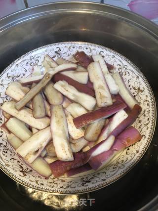 豆豉蒜蓉蒸茄子的做法步骤：3
