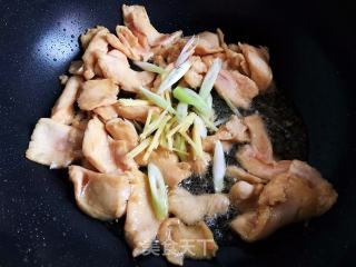 香菇鸡肉饭的做法步骤：5