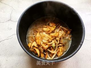 香菇鸡肉饭的做法步骤：7