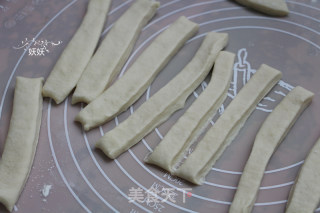 蓬松大油条的做法步骤：7