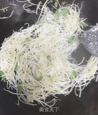 蒜香豆芽菜的做法步骤：4