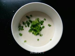 孜然葱花鸡蛋饼的做法步骤：4