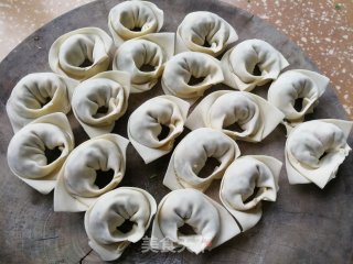 猪肉韭菜馄饨的做法步骤：4