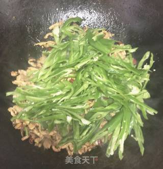 青椒炒肉的做法步骤：6
