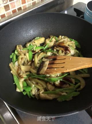 茄子炒辣椒的做法步骤：7