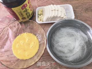 粉丝豆腐鸡蛋汤的做法步骤：1
