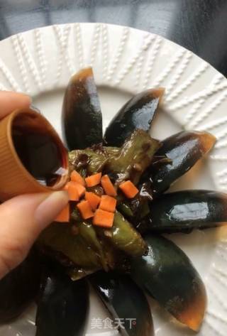 青椒拌皮蛋的做法步骤：8