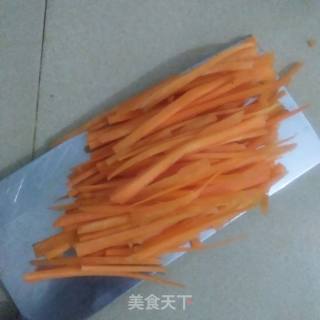 素炒胡萝卜丝的做法步骤：2