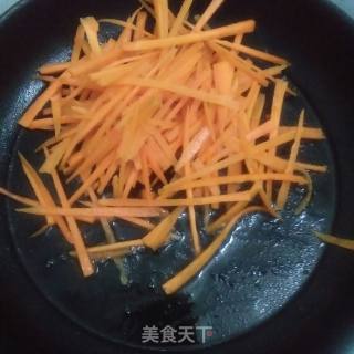 素炒胡萝卜丝的做法步骤：3