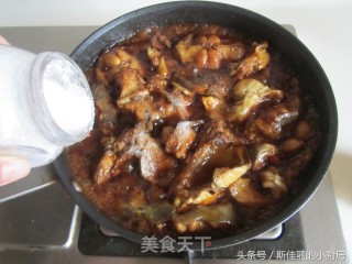 红烧鲶鱼的做法步骤：8