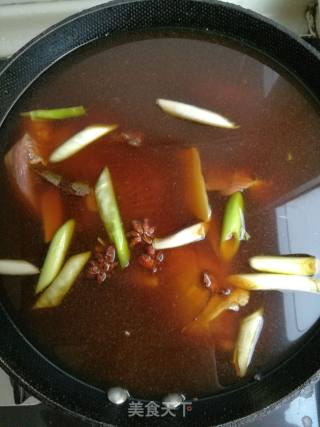 祖传酱牛腱子的做法步骤：3