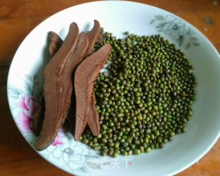绿豆灵芝汤的做法步骤：1