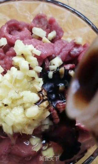 青椒牛肉丝的做法步骤：4