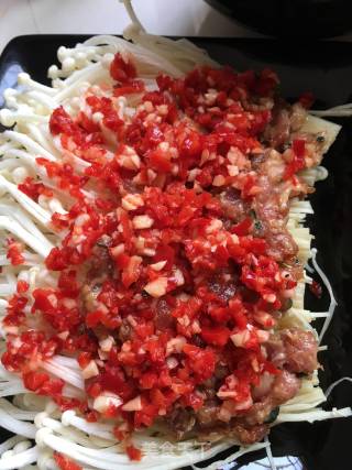 “蒸菜”肉末剁椒蒸金针菇的做法步骤：6