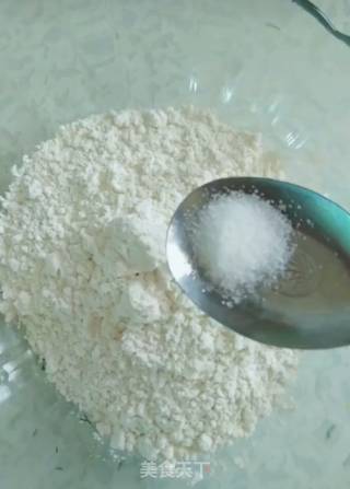 凉拌茴香面条的做法步骤：2