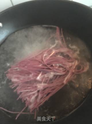 麻酱紫薯凉面的做法步骤：8