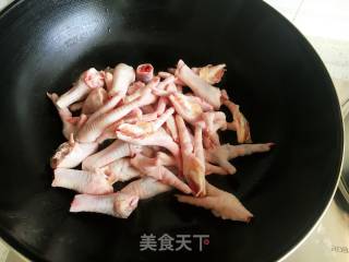 红烧鸡爪的做法步骤：4