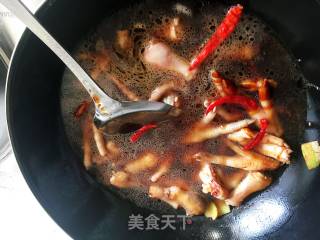红烧鸡爪的做法步骤：7