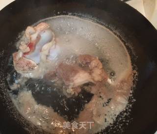 海带结骨头汤的做法步骤：1