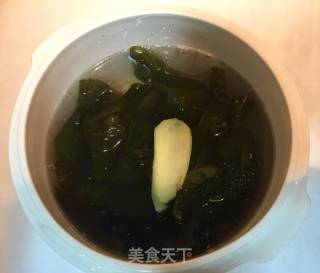 海带结骨头汤的做法步骤：2