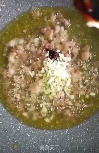 辣椒炒肉末的做法步骤：2