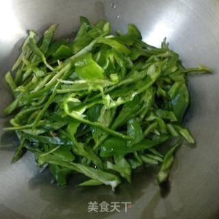 青椒牛肉片的做法步骤：2
