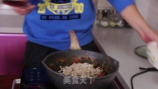 鱼香肉丝的做法步骤：7