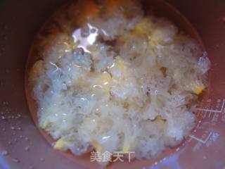 木瓜银耳羹的做法步骤：2