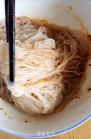 家庭版酸辣粉的做法步骤：6