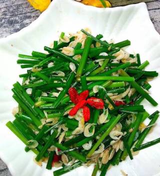 韭菜苔炒虾皮的做法步骤：7