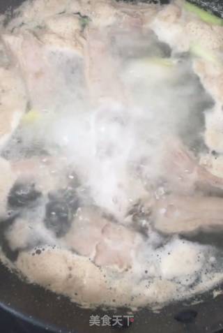 杂菌排骨汤的做法步骤：2