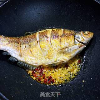 家常烧鳊鱼的做法步骤：4