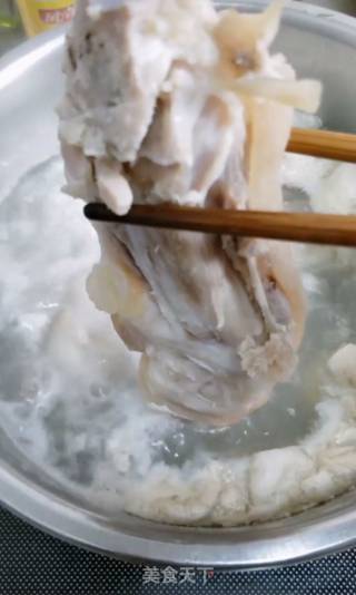红烧猪手的做法步骤：2
